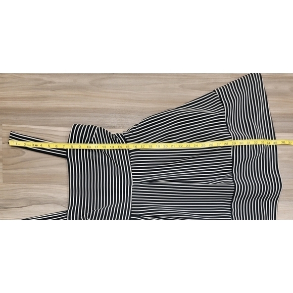Banana Republic Striped Summer Dress - Picture 4 of 11
